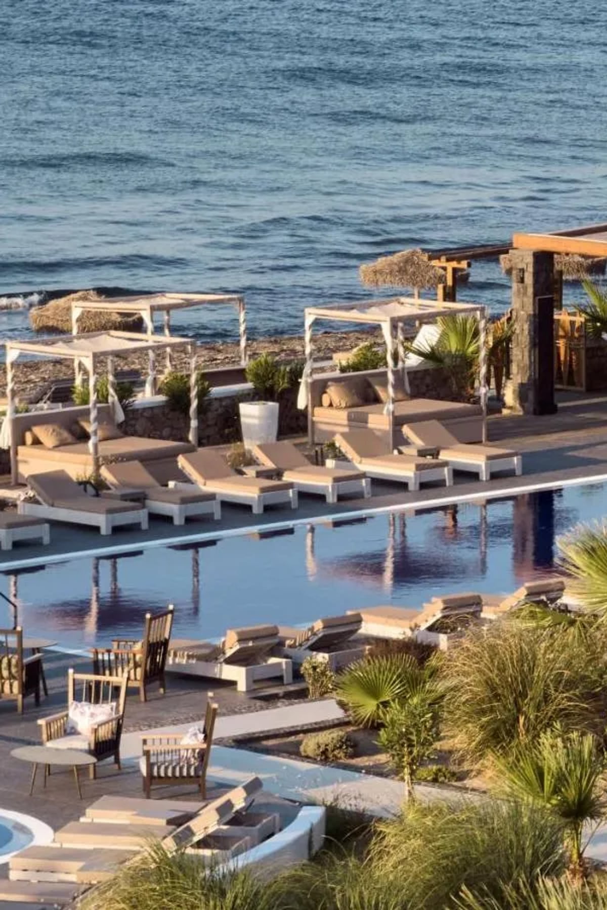 Sea Breeze Curio by Hilton
